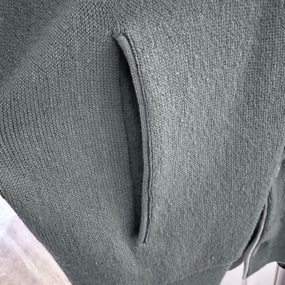 CLUB MONOCO CARDIGAN SWEATER ….NEW WITH TAGS,,,NEVER WORN - Picture 5 of 9